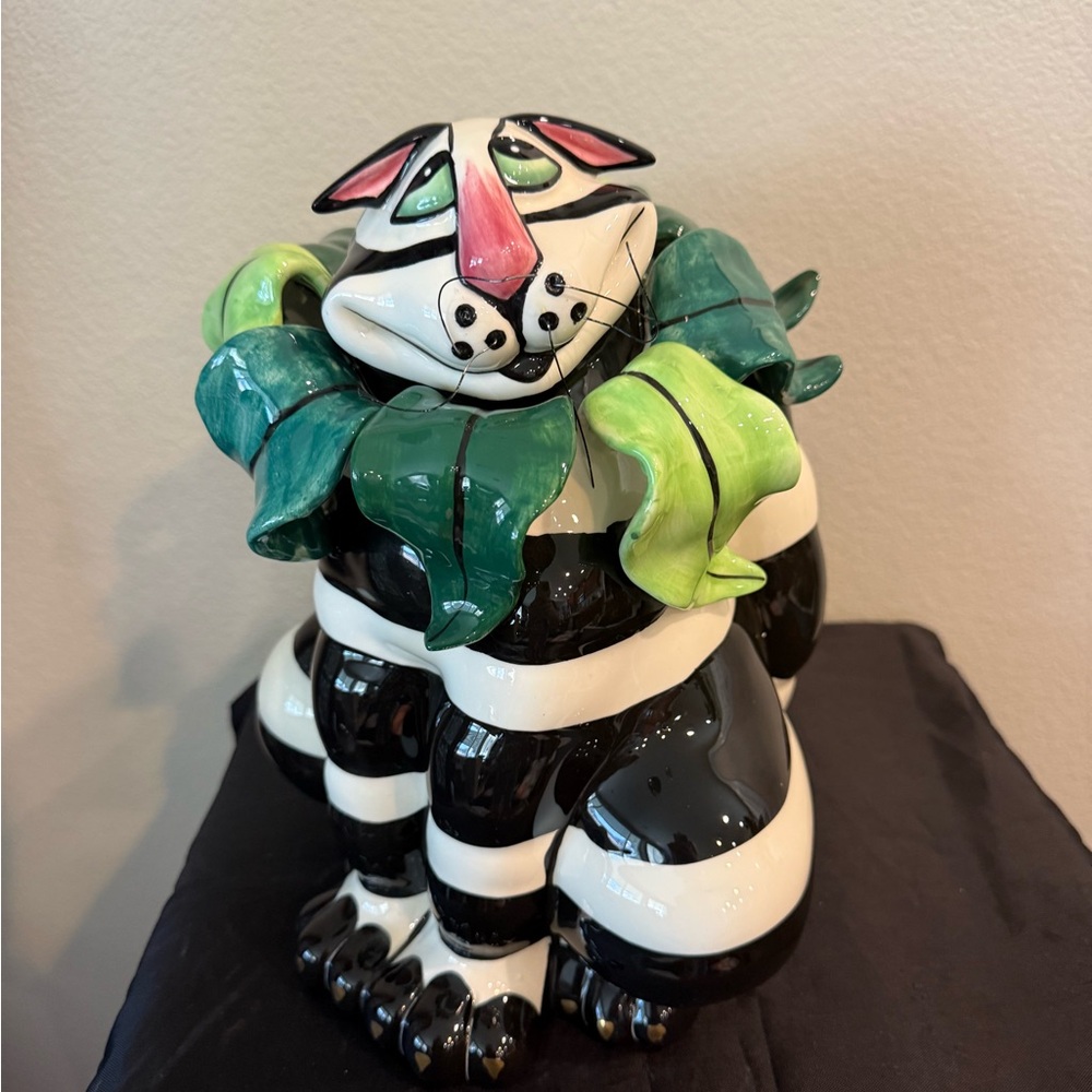 SWAK Collection Lynda Corneille Clancy Cat Collectable Vase Multicolor.